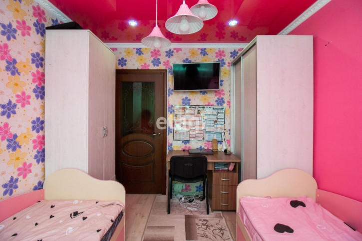4-комн квартира Ставропольская, 11а