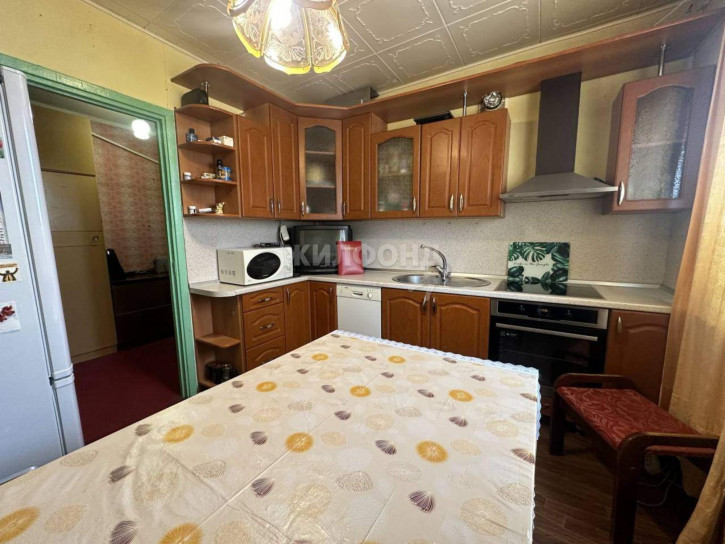4-комн квартира Дружбы Народов улица, д.19