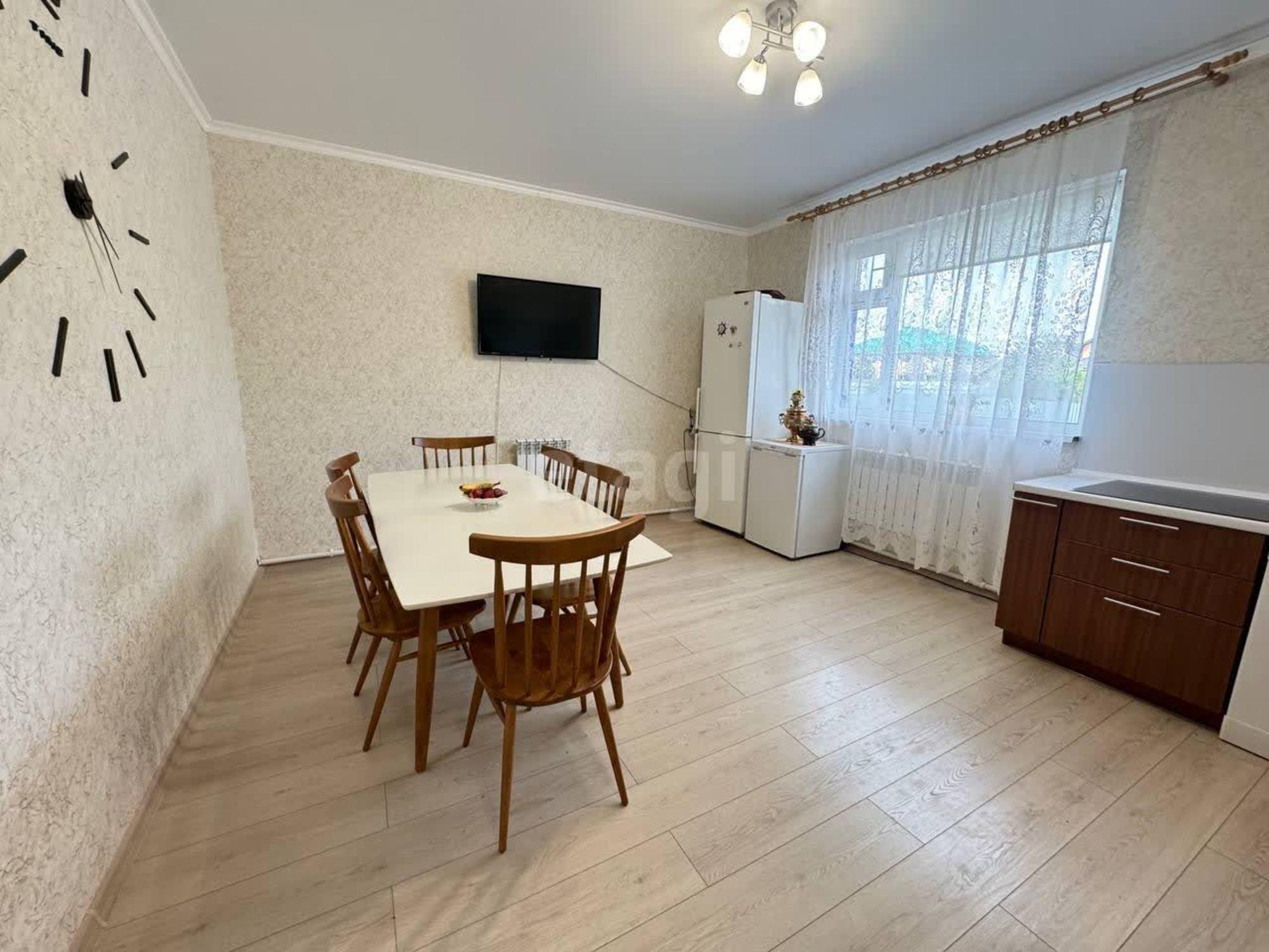 Купить дачу, дом, коттедж за 14 800 000 рублей на Новая Озерная, 125Б
