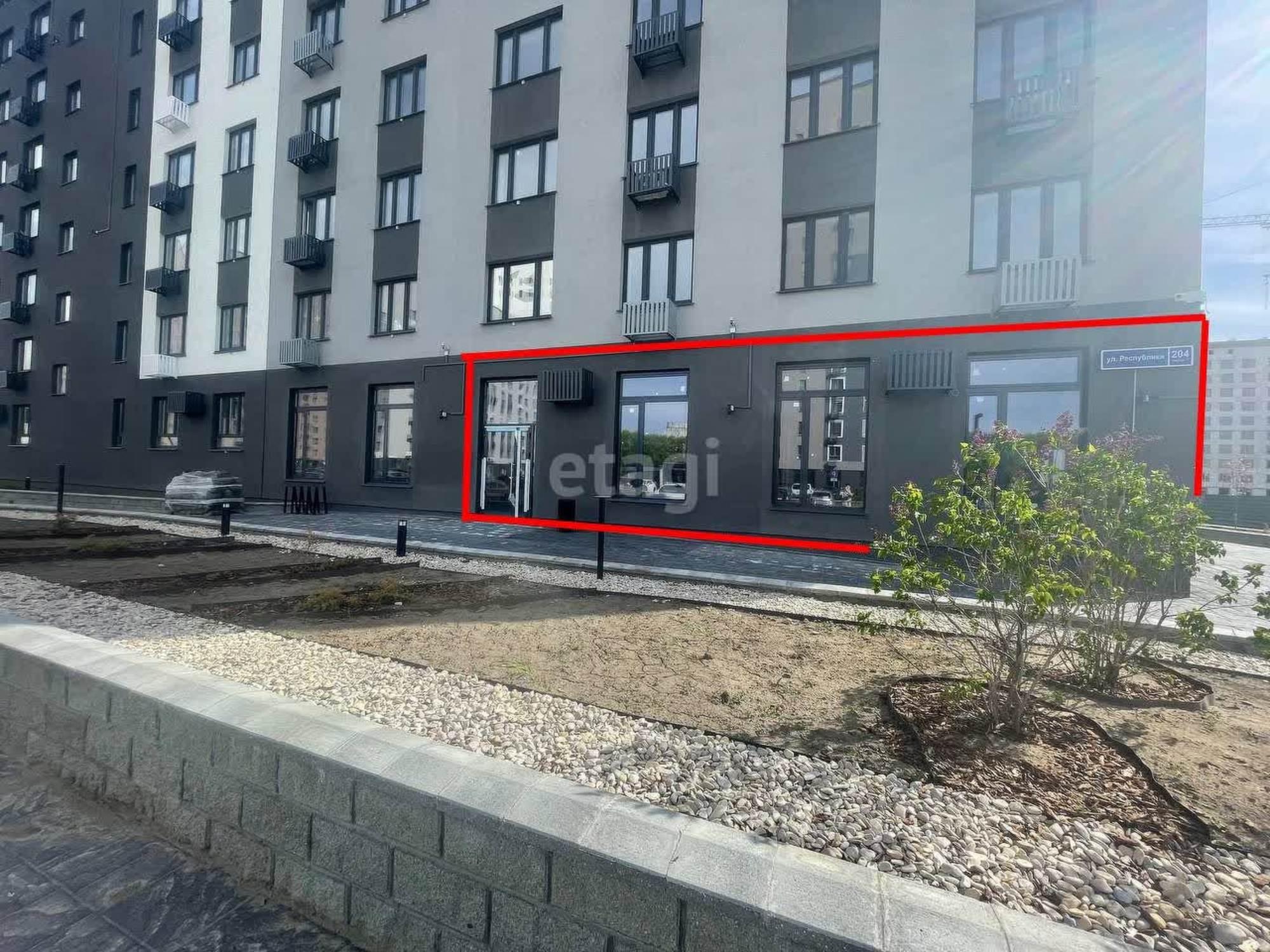 Сдать торговое помещение за 130 000 рублей на Республики 204/7
