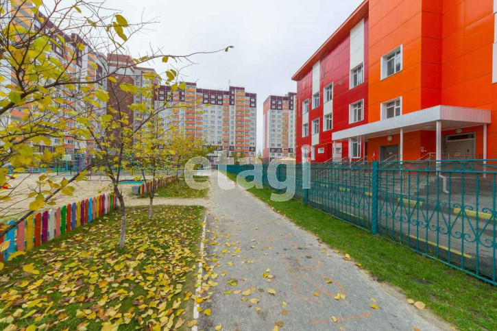 3-комн квартира Пермякова, 88