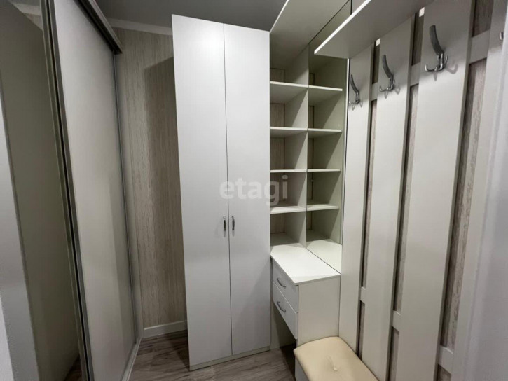 2-комн квартира Сергея Джанбровского, 7