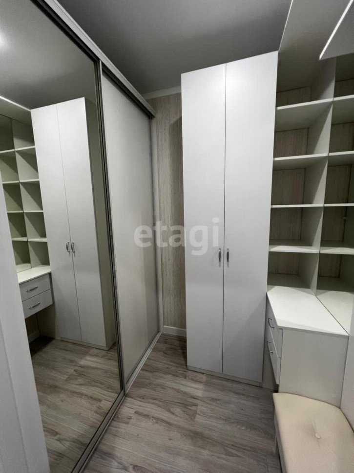 2-комн квартира Сергея Джанбровского, 7