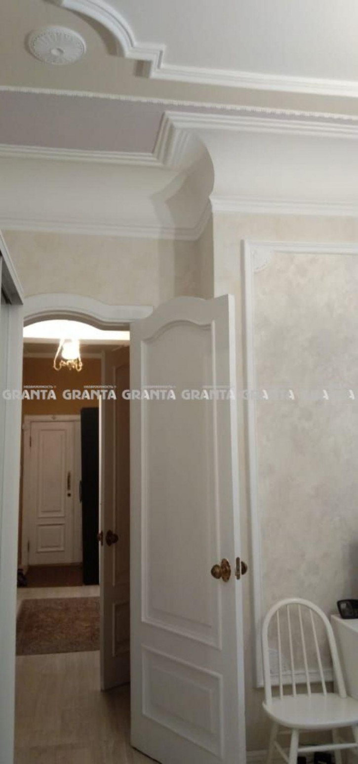 4-комн квартира ул Горького, 10