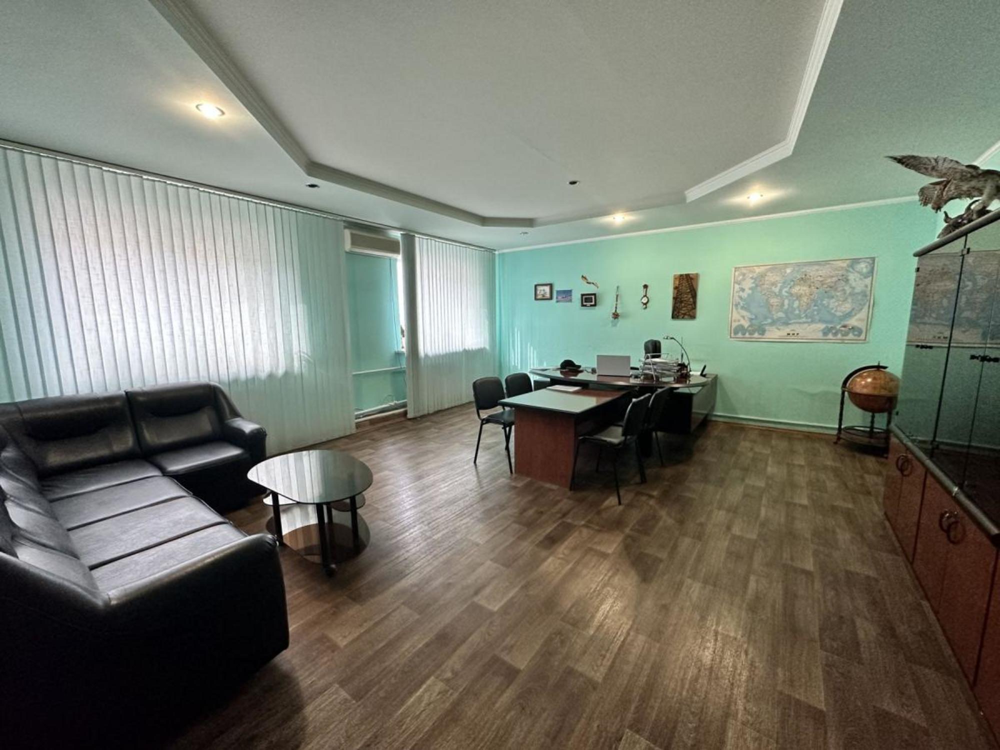 Купить офис, помещение под офис за 10 500 000 рублей на ул Полевая, 3