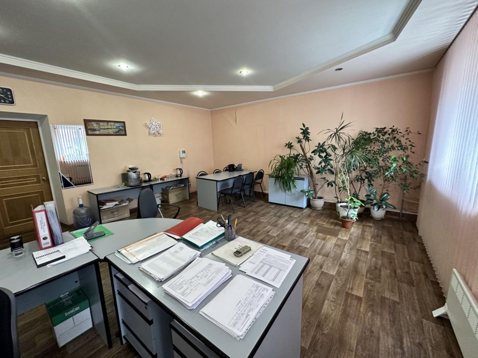 Купить офис, помещение под офис за 10 500 000 рублей на ул Полевая, 3