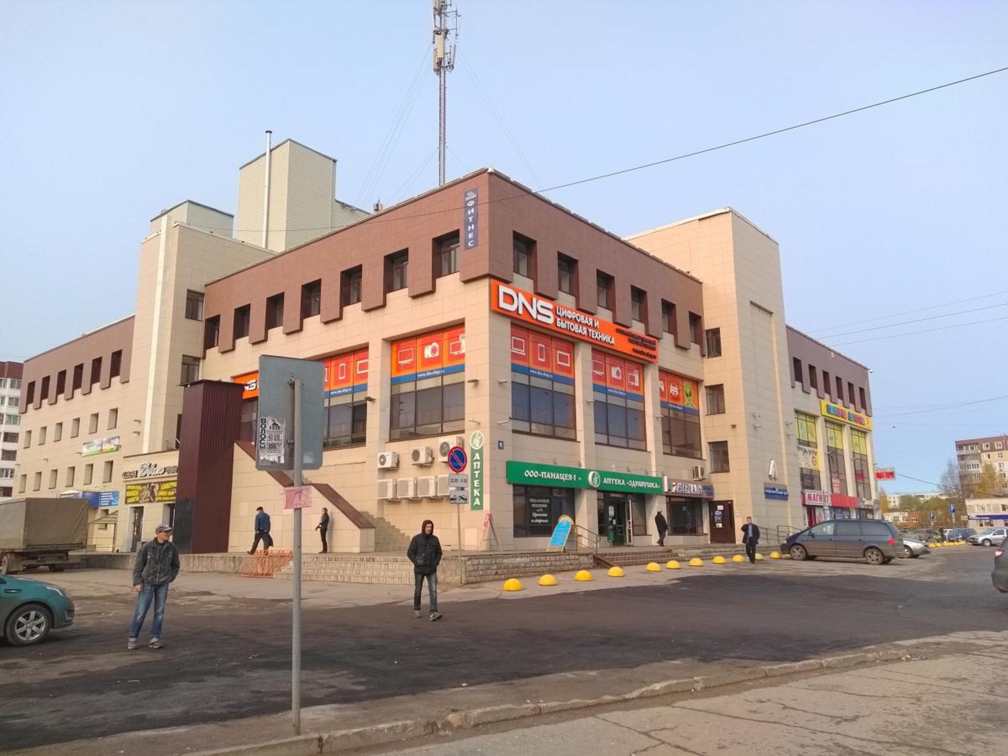 Сдать торговое помещение за 400 000 рублей на ул Кочетова, 10