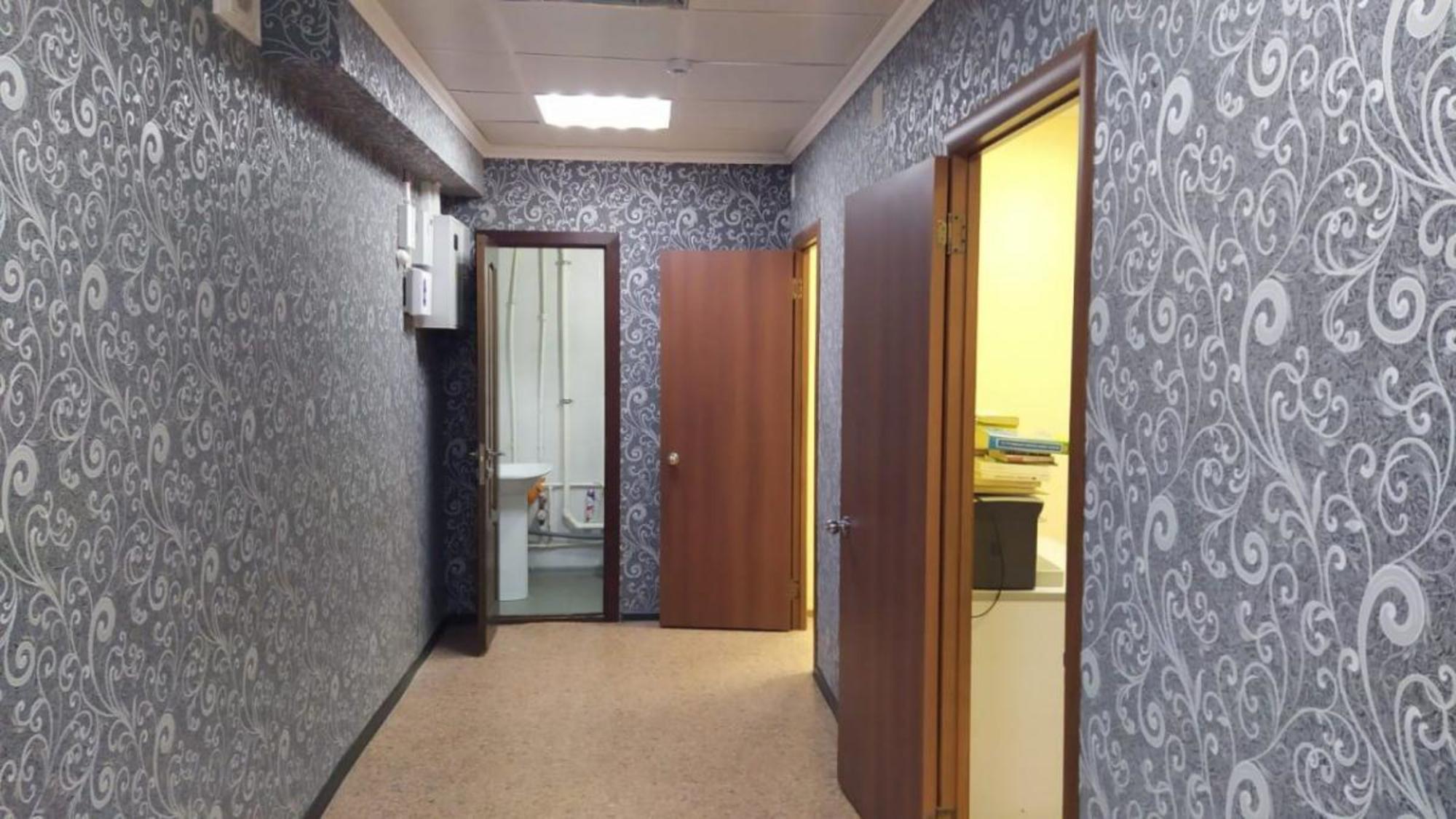 Купить офис, помещение под офис за 6 228 000 рублей на ул Побежимова, 36