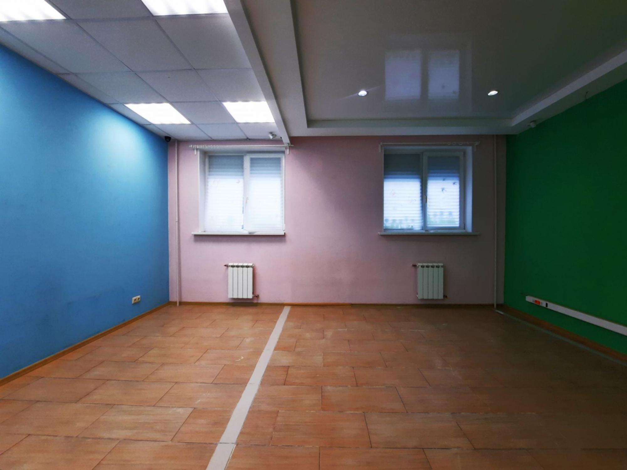 Купить помещение свободного назначения за 24 000 000 рублей на ул Стара Загора, 142