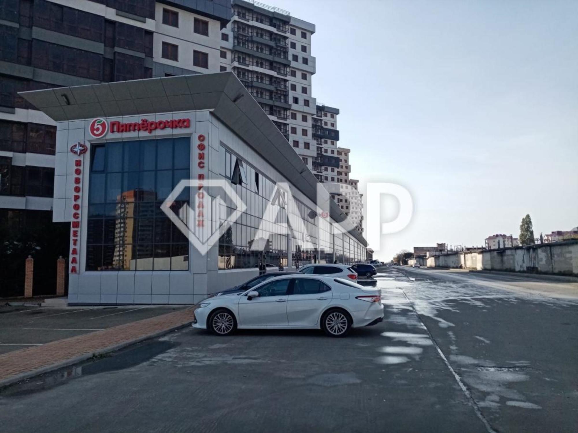 Сдать торговое помещение за 165 600 рублей на пр-кт Дзержинского, 244