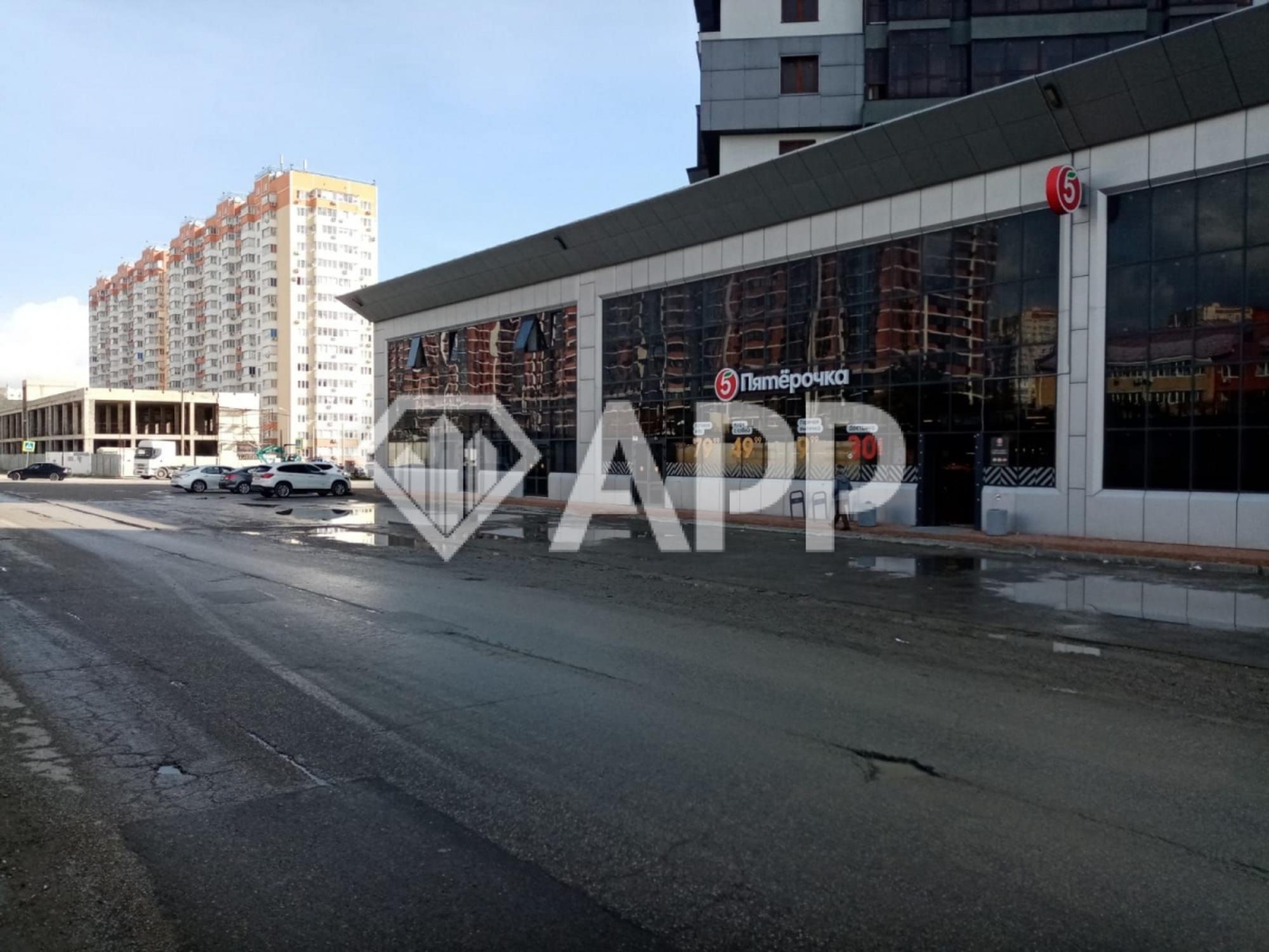 Сдать торговое помещение за 165 600 рублей на пр-кт Дзержинского, 244