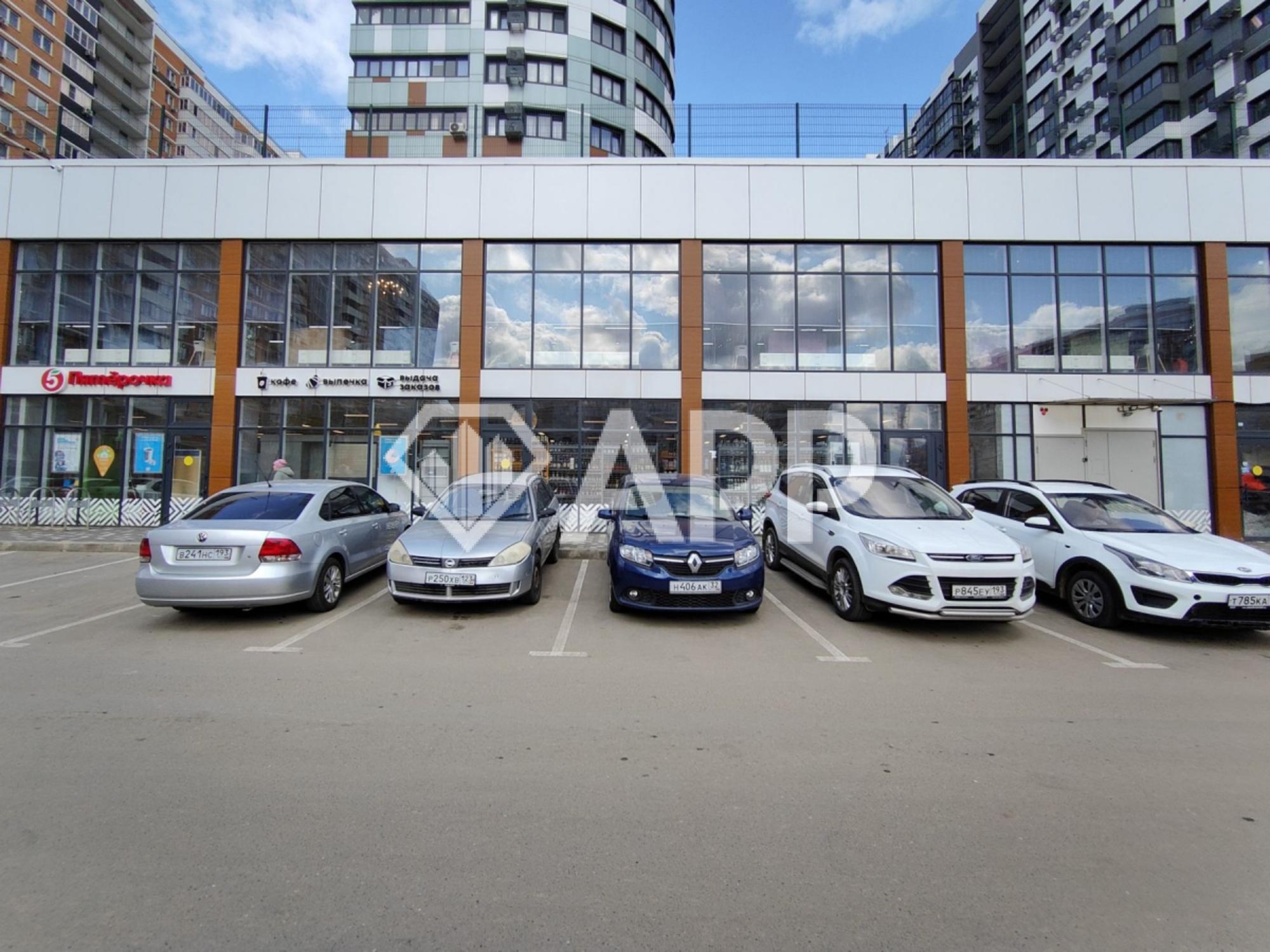 Сдать торговое помещение за 801 600 рублей на ул Командорская, 15