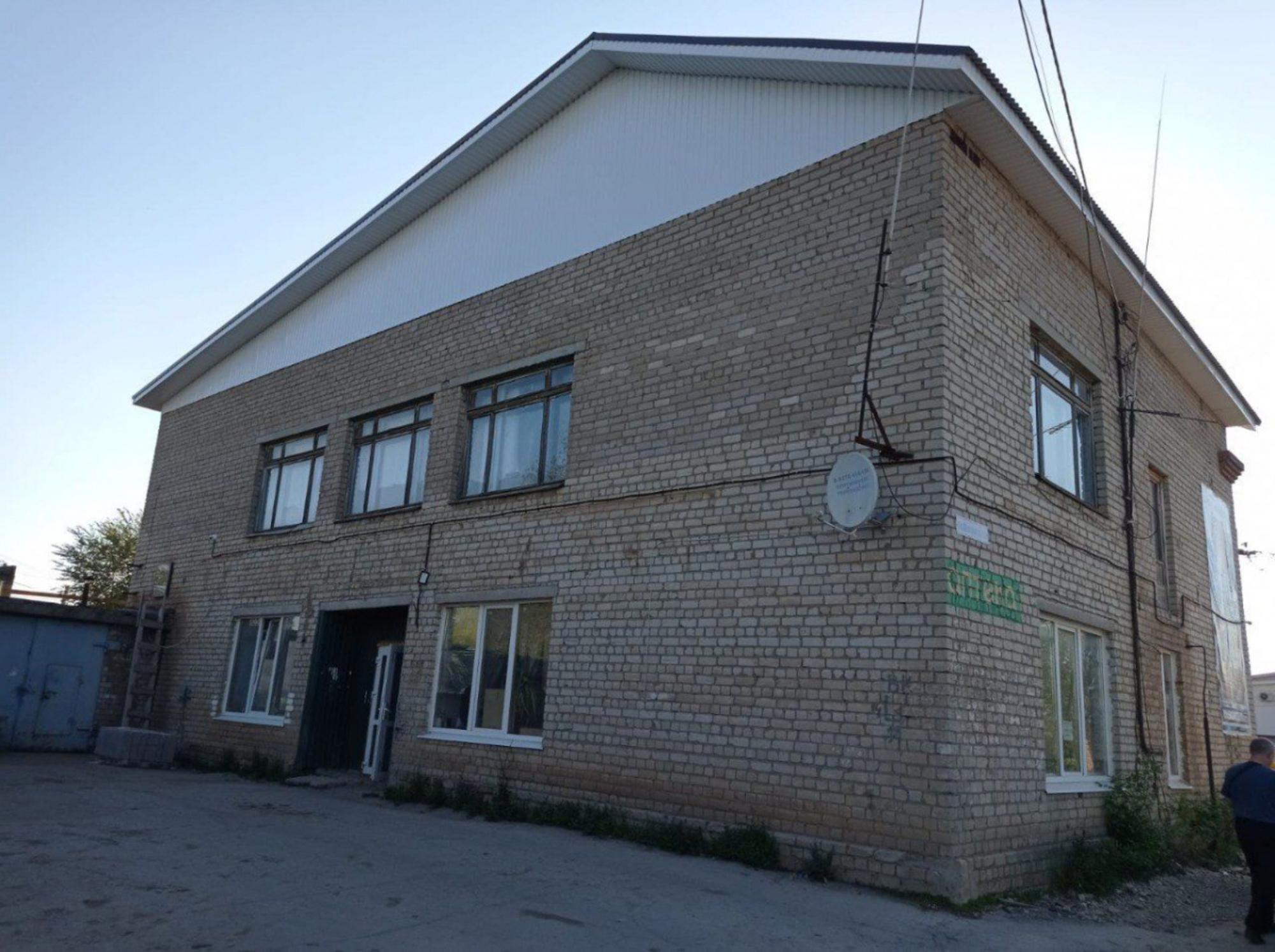 Сдать торговое помещение за 50 000 рублей на г.Кинель, п. Алексеевка,  Шахтерская 8а
