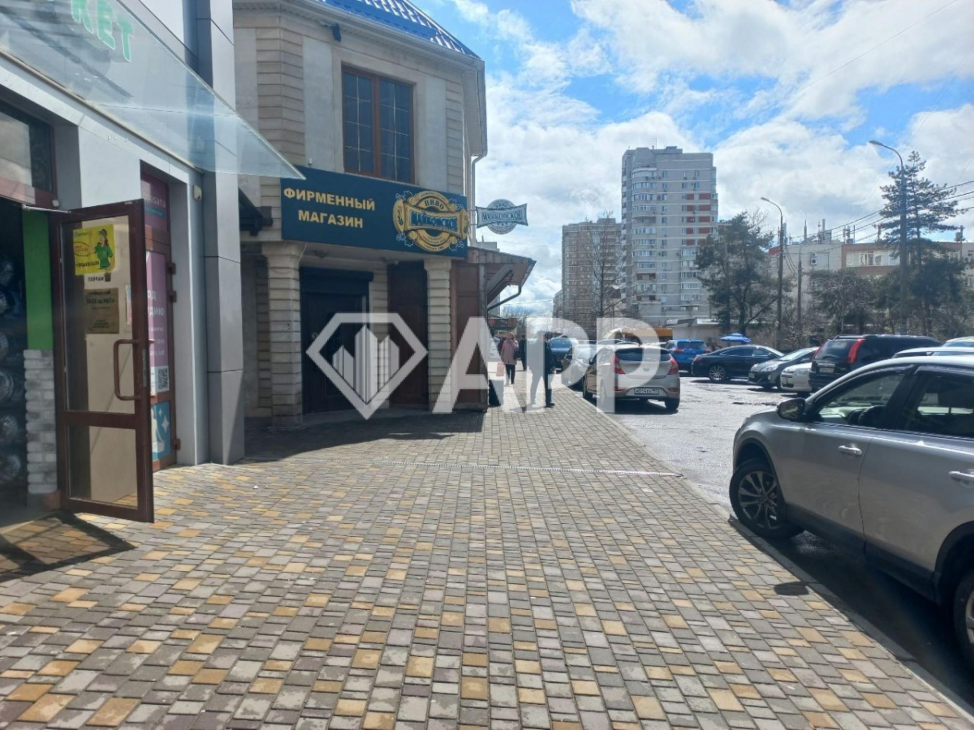 Сдать торговое помещение за 120 000 рублей на пр-кт Чекистов, 9/1
