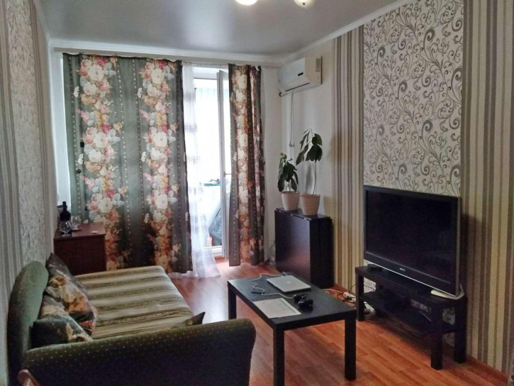 2-комн квартира Славы проспект, 40