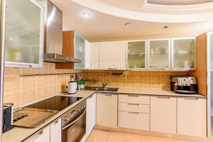 3-комн квартира Державина улица, д.20