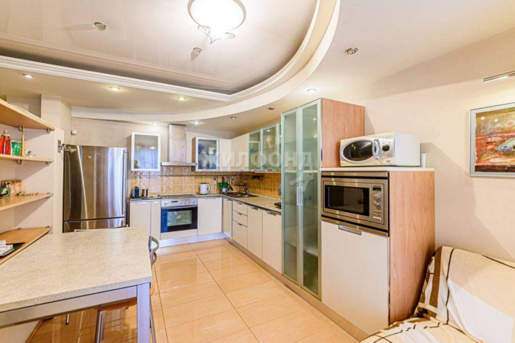 3-комн квартира Державина улица, д.20