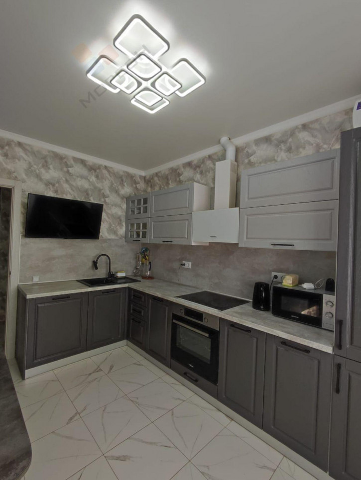 3-комн квартира им. Комарова В.М. ул, 21б