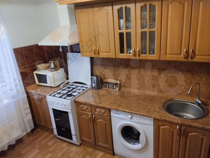 2-комн квартира Тепличная ул, 56