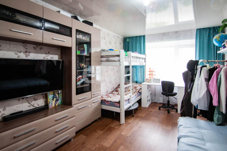 3-комн квартира Жашковская, 12