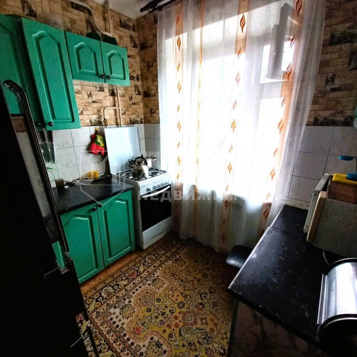2-комн квартира проспект Шахтёров