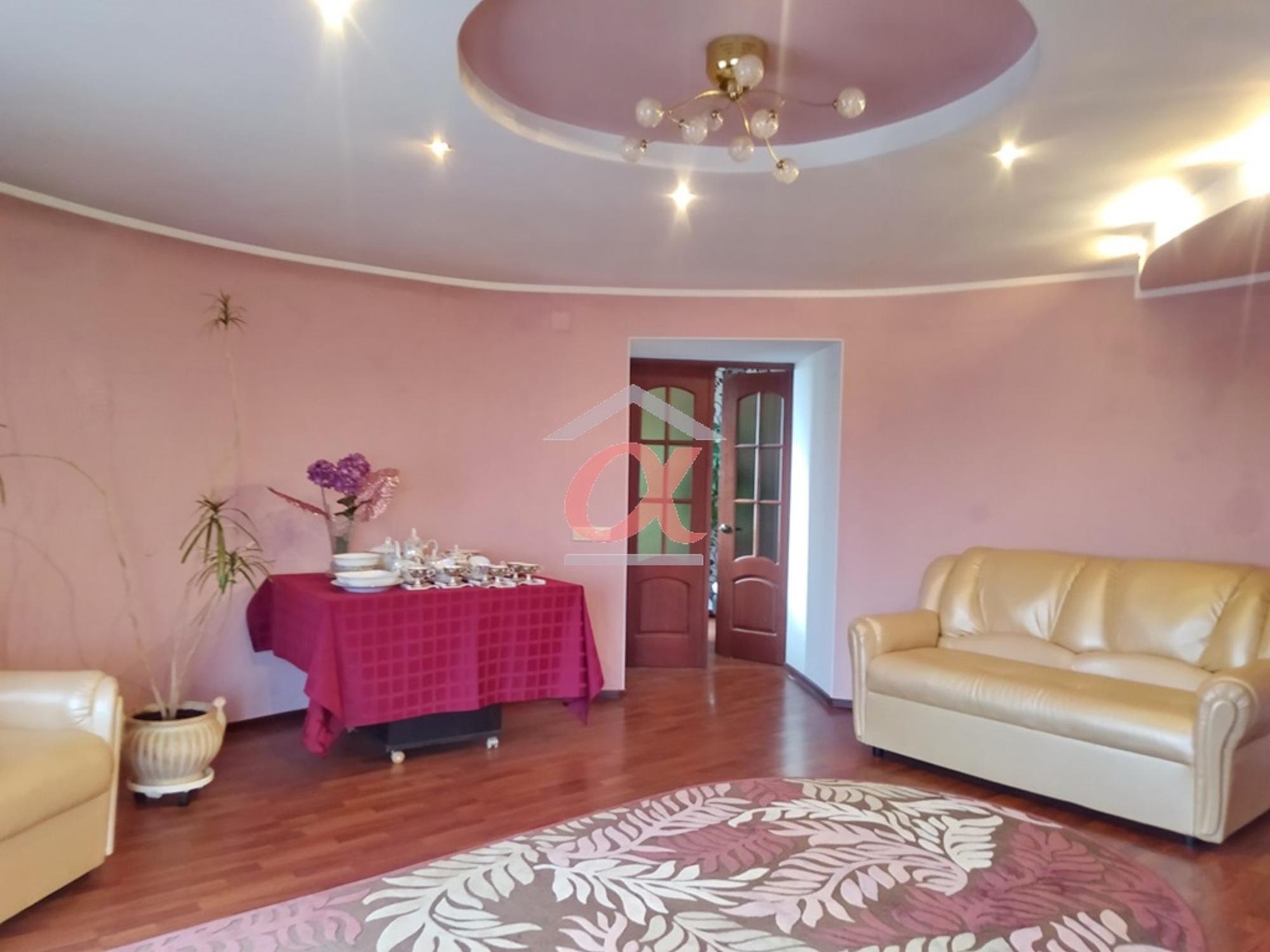 Купить квартиру за 12 200 000 рублей на Патриотов улица, 38