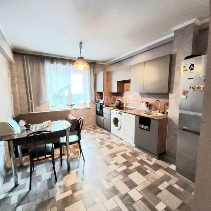 3-комн квартира Комсомольский проспект, д.10
