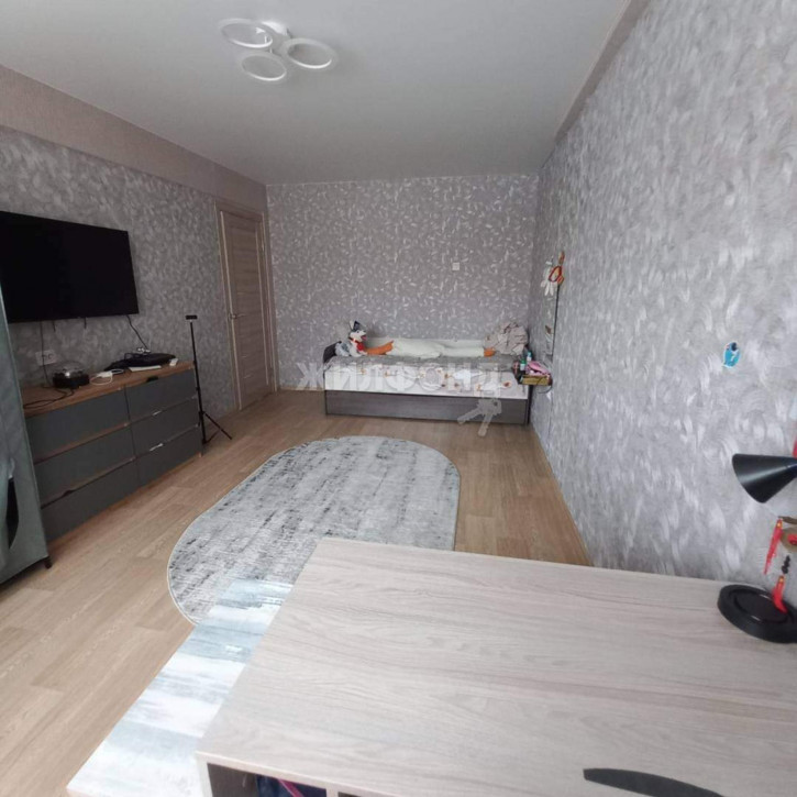 3-комн квартира Комсомольский проспект, д.10