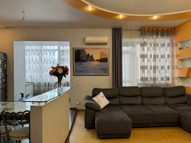 3-комн квартира Герцена ул, 56