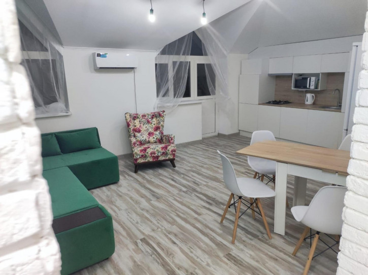 2-комн квартира Крымская улица, 34