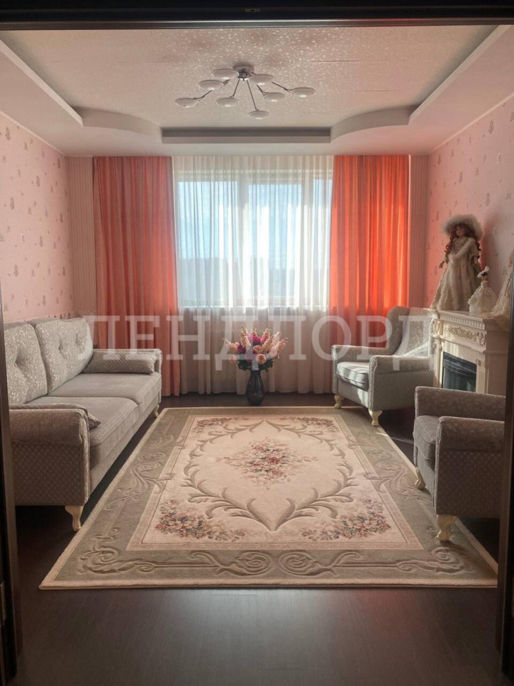 4-комн квартира проспект Королёва, 1И