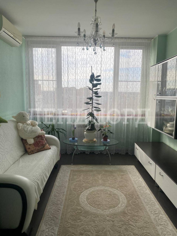 4-комн квартира проспект Королёва, 1И