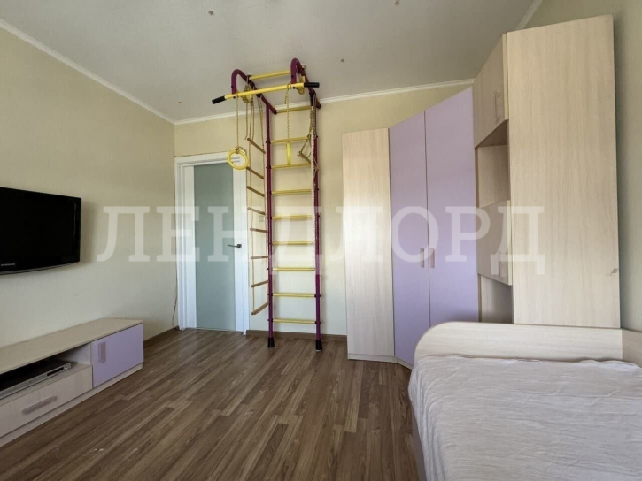 3-комн квартира улица Беляева, 16