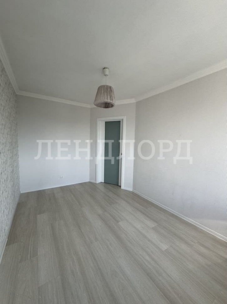 3-комн квартира улица Беляева, 16