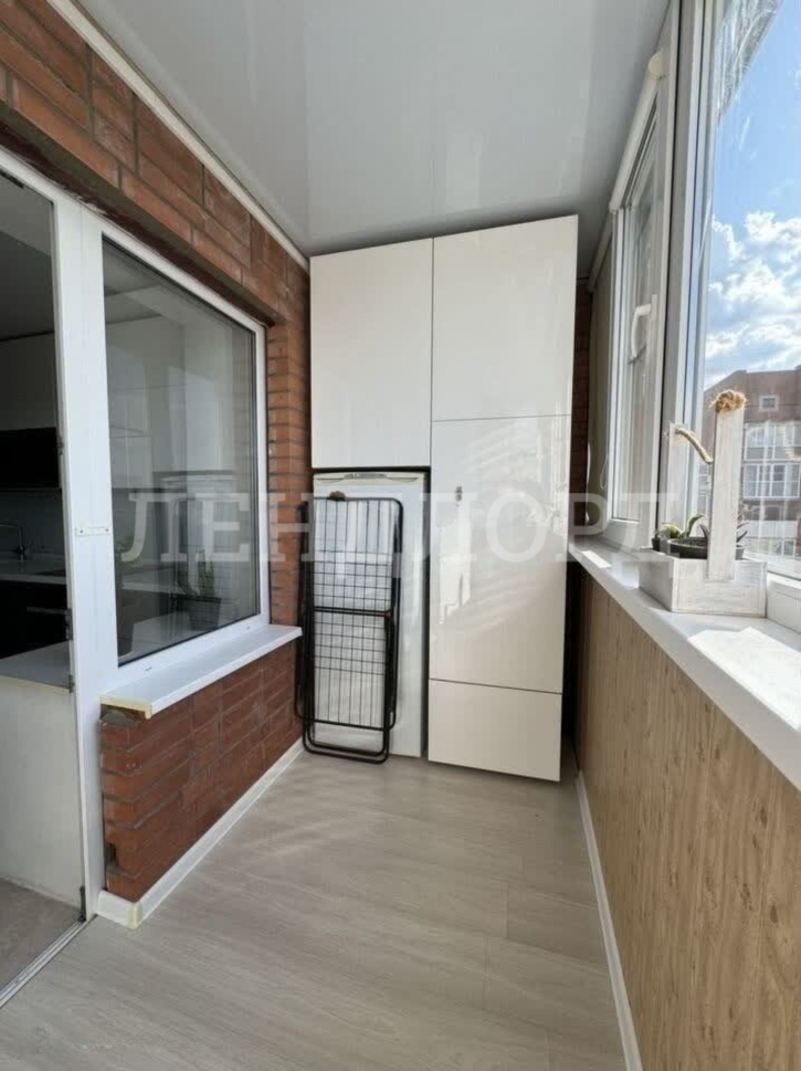 3-комн квартира улица Беляева, 16