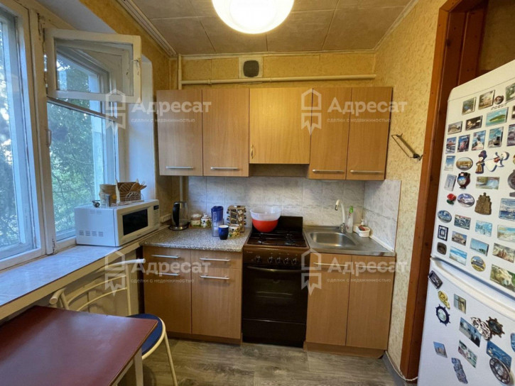 3-комн квартира ул. Зерноградская,  д.2