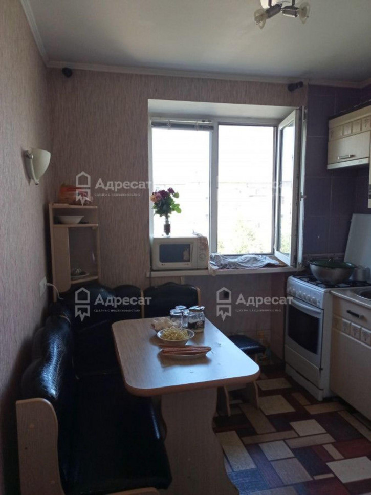 3-комн квартира ул. Логовская,  д.43