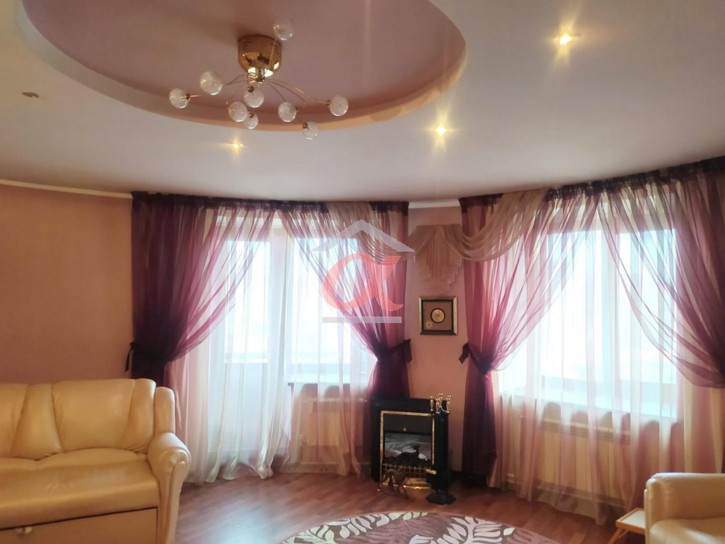 4-комн квартира Патриотов улица, 38