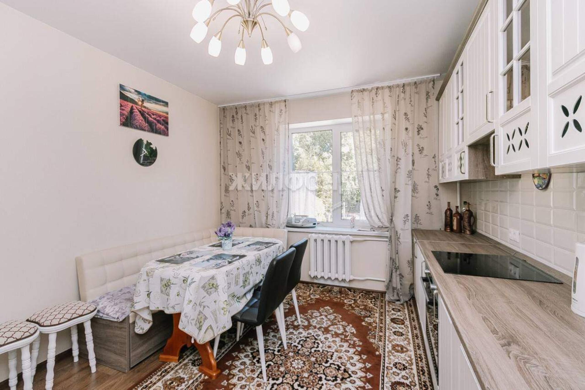 Купить дачу, дом, коттедж за 17 000 000 рублей на Кленовая улица