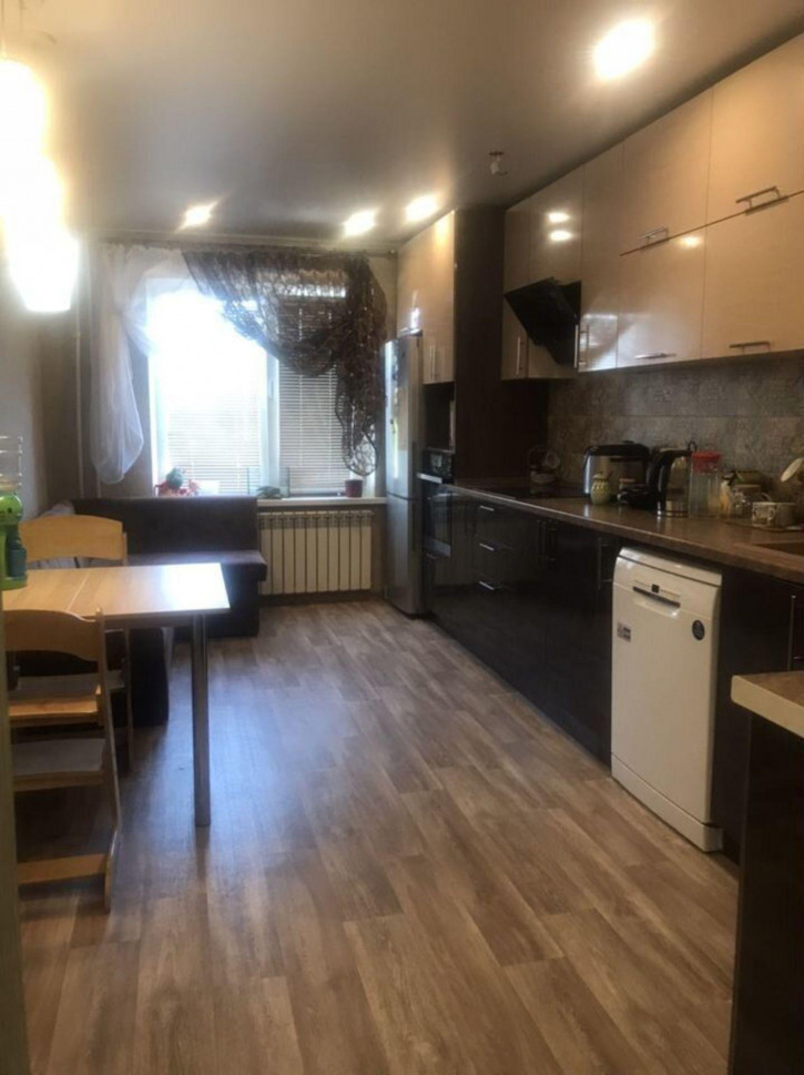 2-комн квартира Кривохижина ул, 8