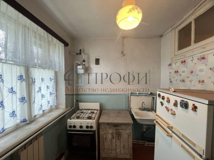 3-комн квартира Строительная ул, 1
