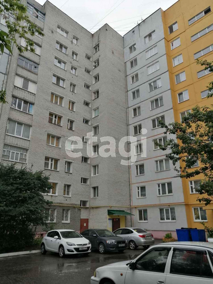 3-комн квартира улица Ромашина