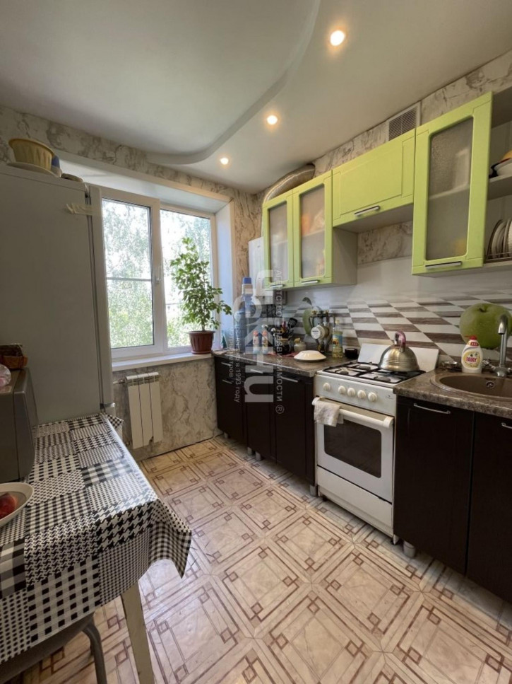 3-комн квартира Дьяконова ул, 42