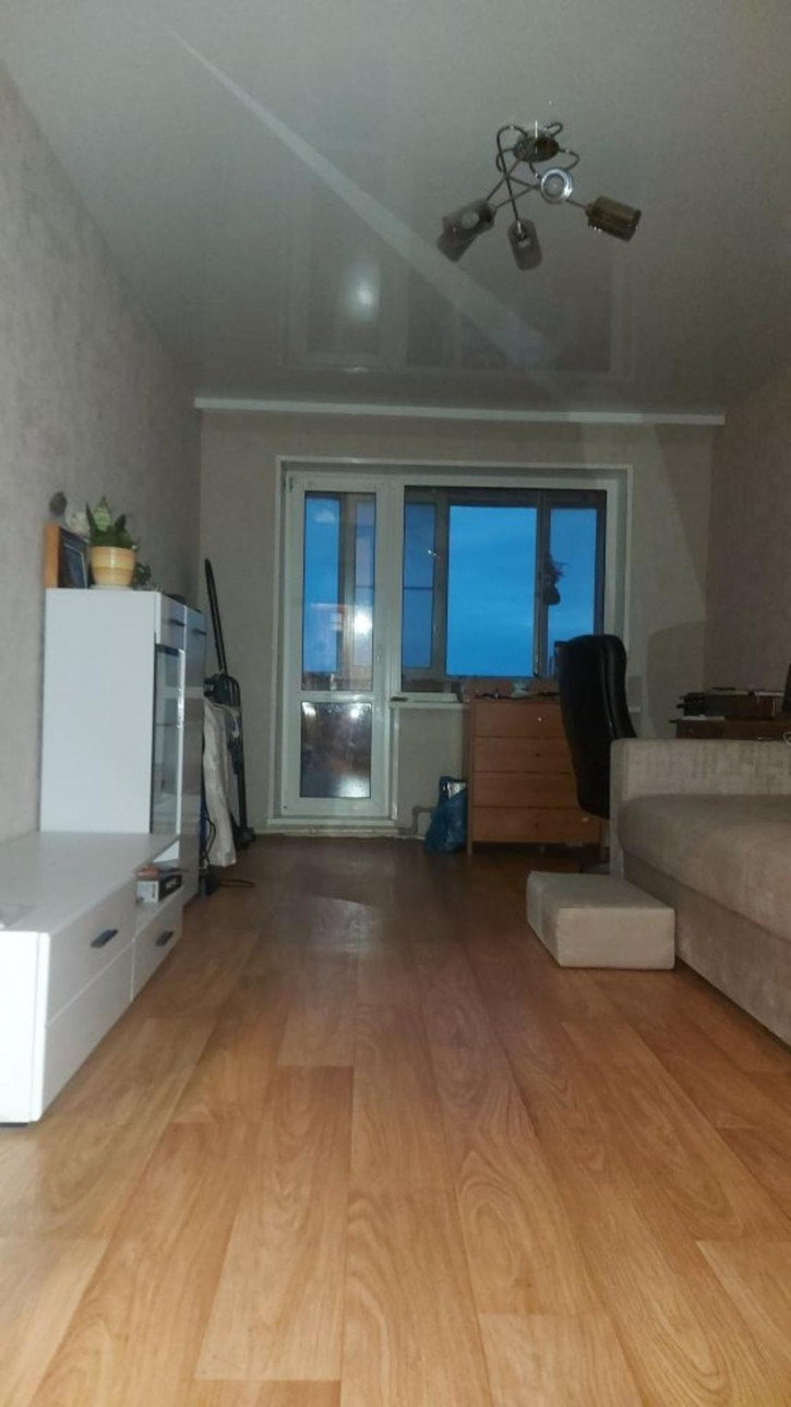 3-комн квартира Строкина ул, 8