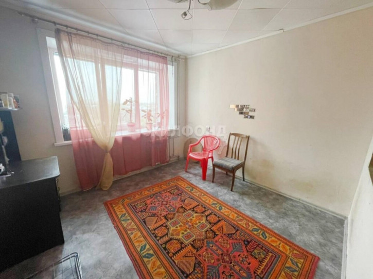 4-комн квартира Учительская, 24