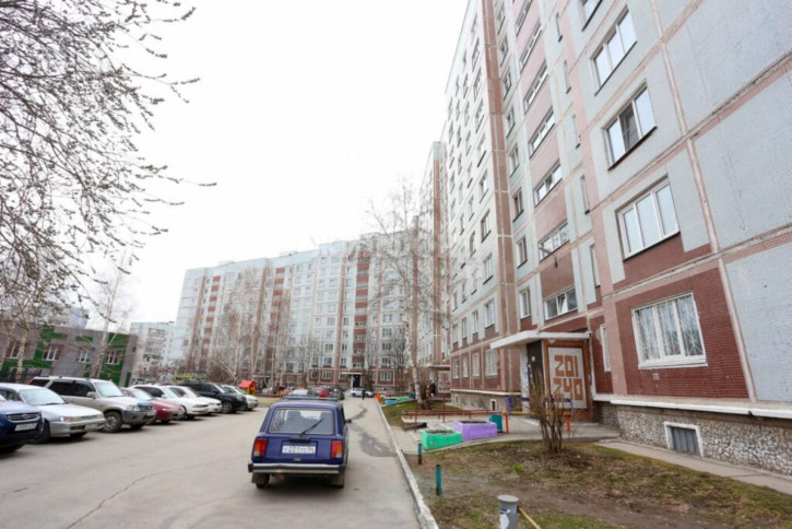 1-комн квартира Земнухова, 12