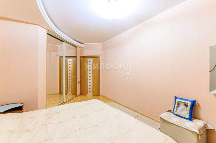 3-комн квартира Державина, 20