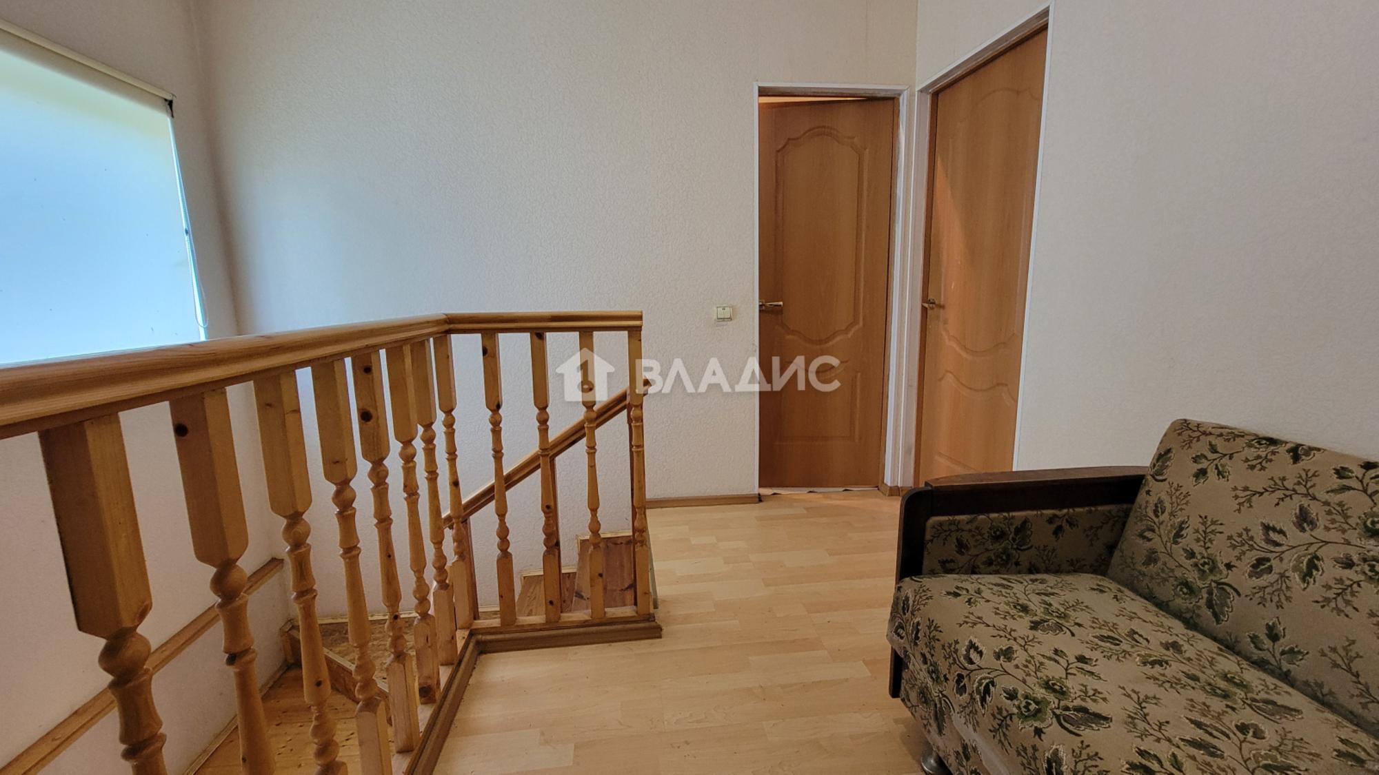 Купить дачу, дом, коттедж за 6 100 000 рублей на Цветочный переулок, 1