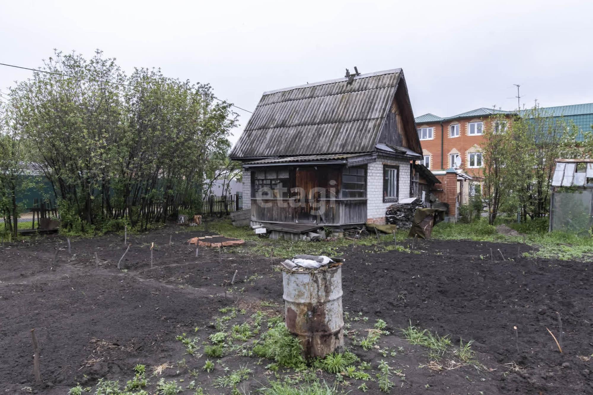 Купить дачу, дом, коттедж за 2 200 000 рублей на Земляничная,