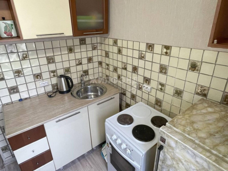2-комн квартира Ватутина, 49